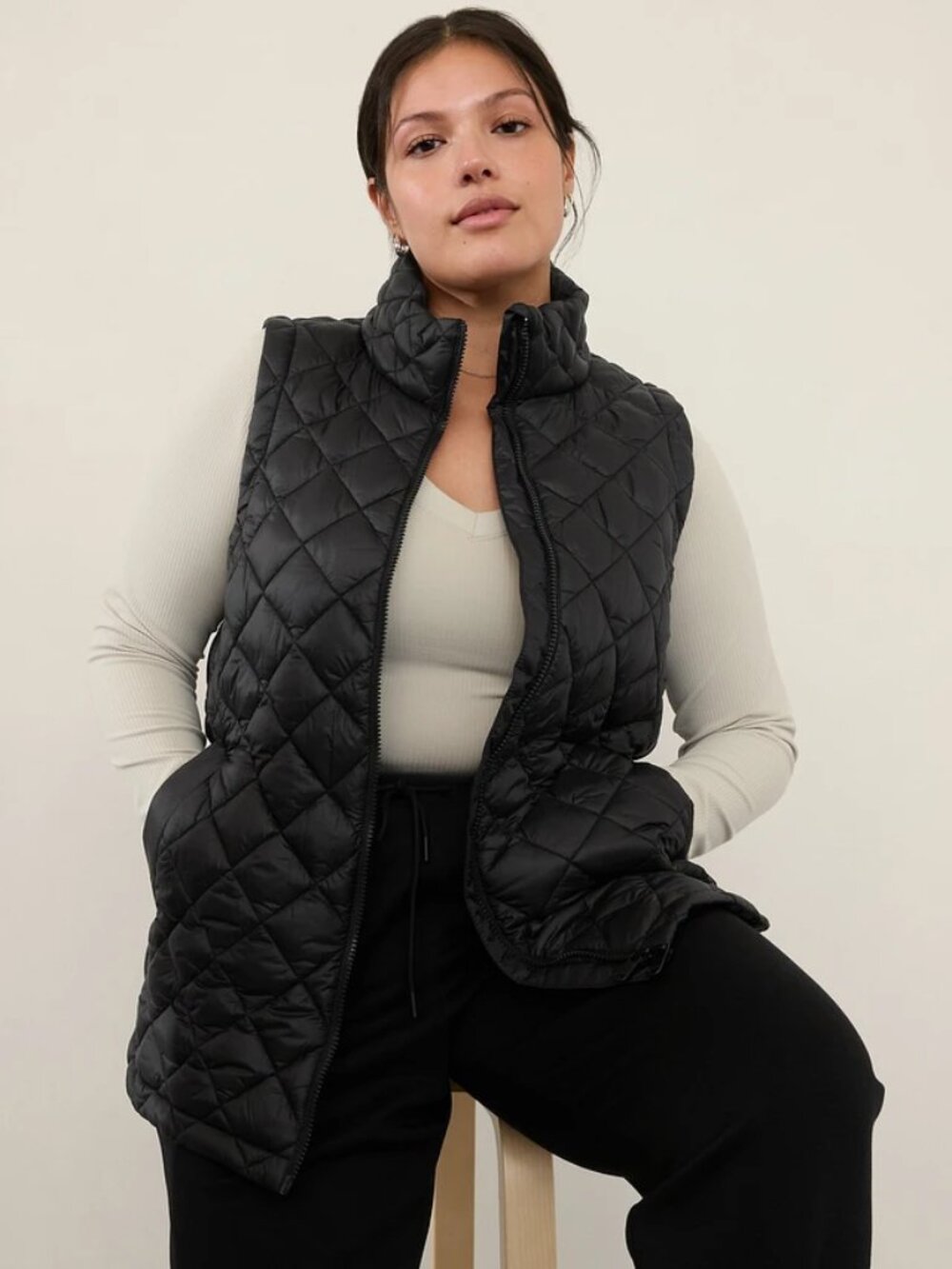 Athleta Women's Black Whisper Featherless Quilted Puffer Vest Jacket Size L